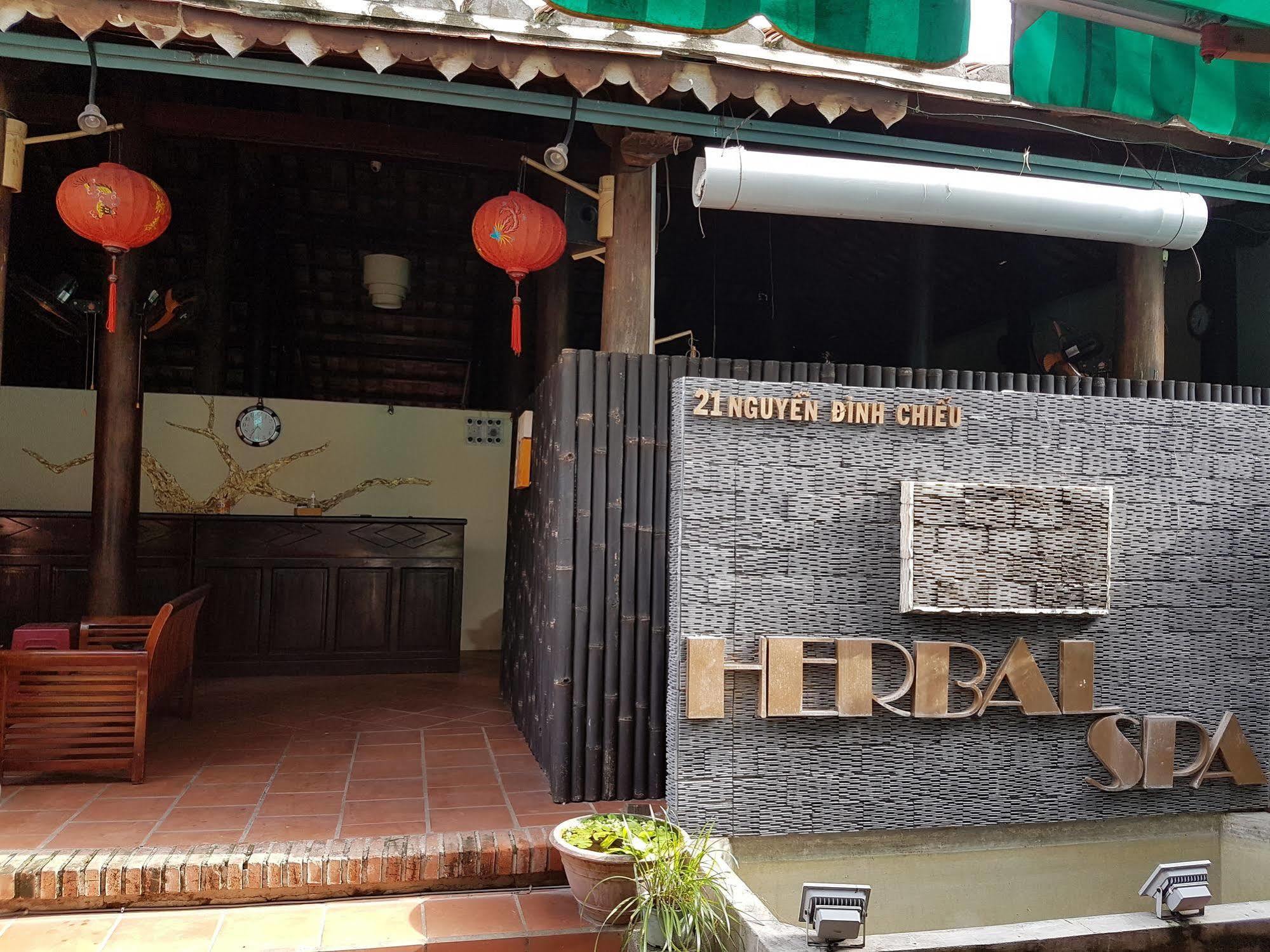 美奈草本水疗酒店 潘切 外观 照片